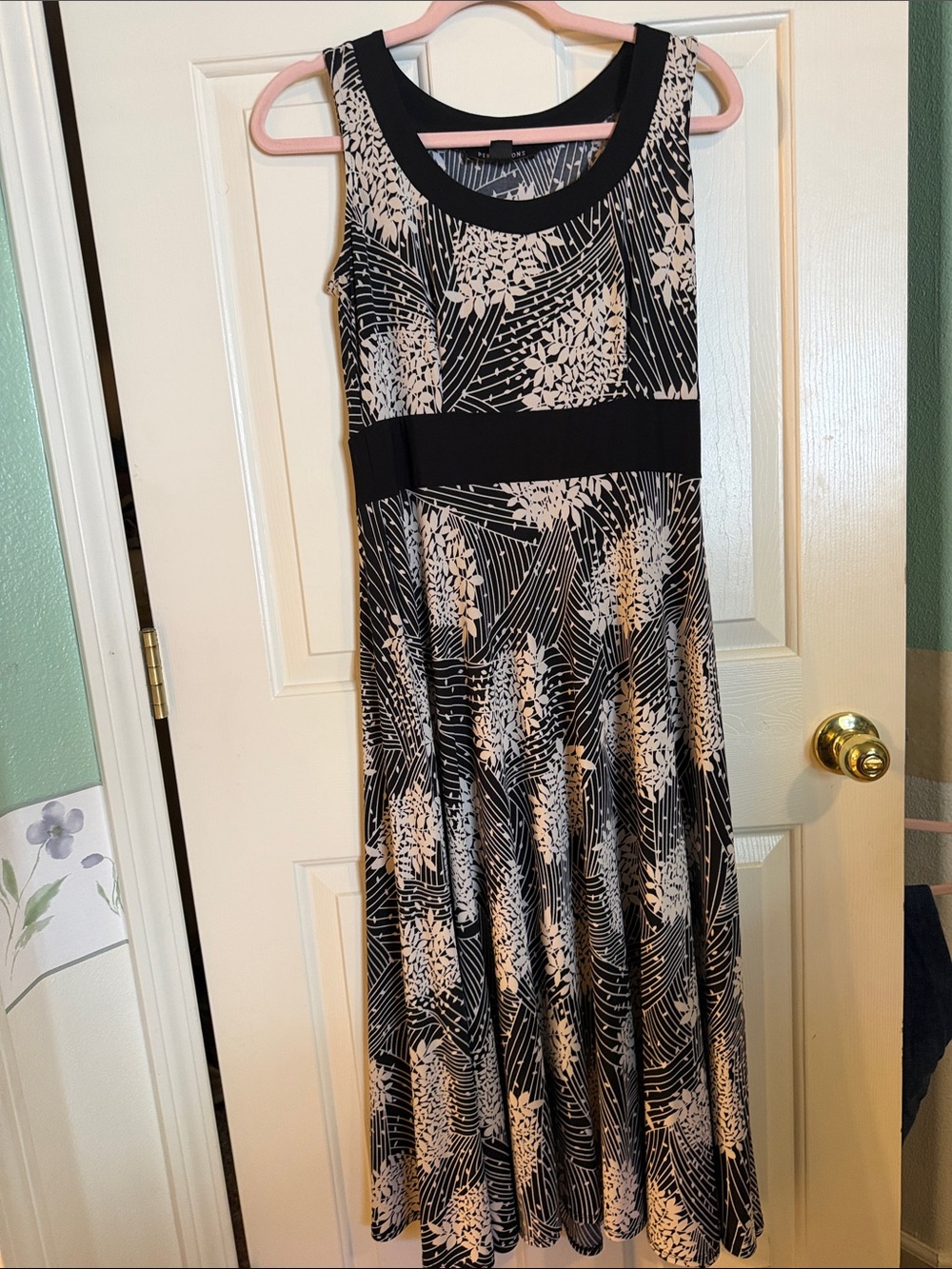 Sleeveless Black Maxi Dress with Cream Floral Print and Waistband